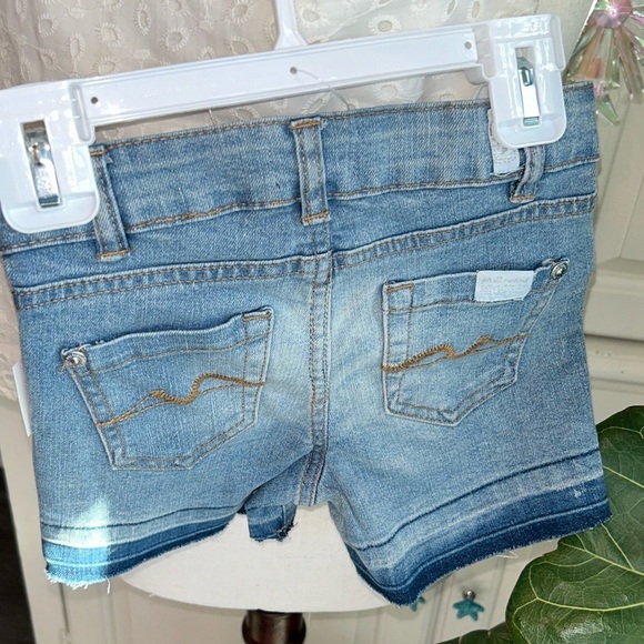 NEW 7 for all Mankind Toddler Set: Eyelet Top w/ Jean Shorts Size 4T - Picture 8 of 8